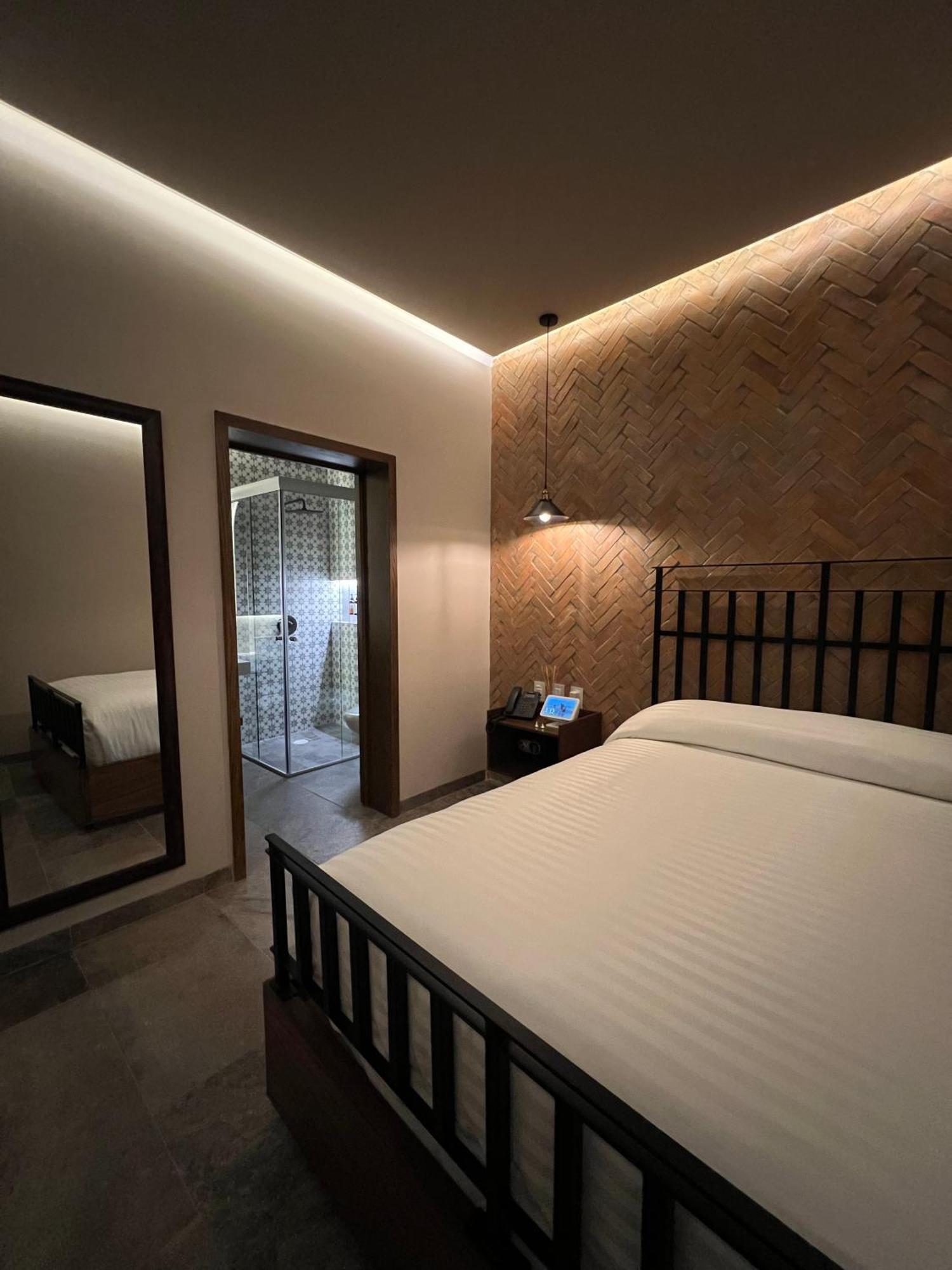 Hotel Boutique Divino Sol Leon Exterior photo